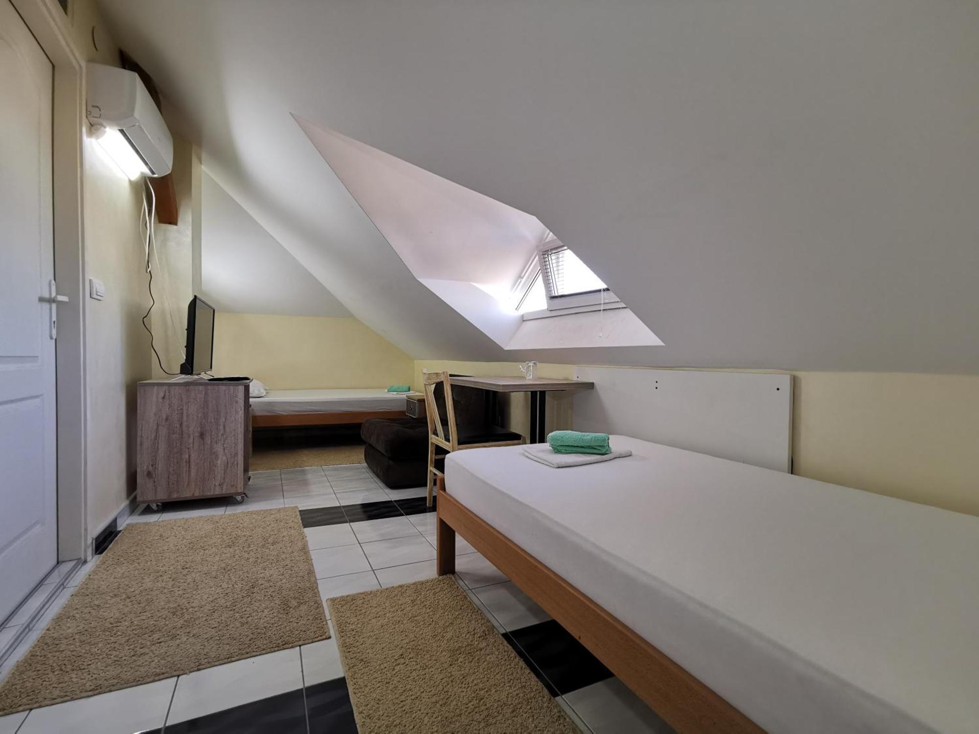 Marex Centar Otel Jabuka Oda fotoğraf