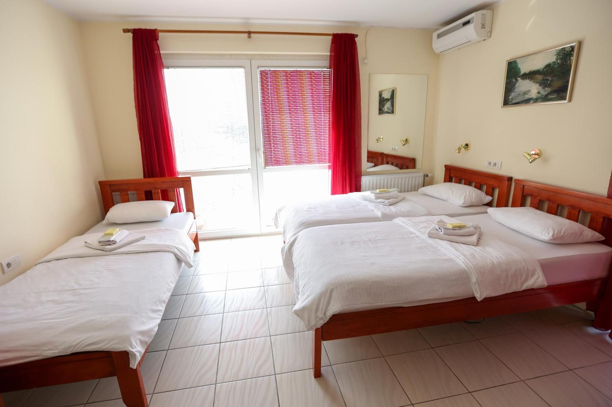 Marex Centar Otel Jabuka Dış mekan fotoğraf