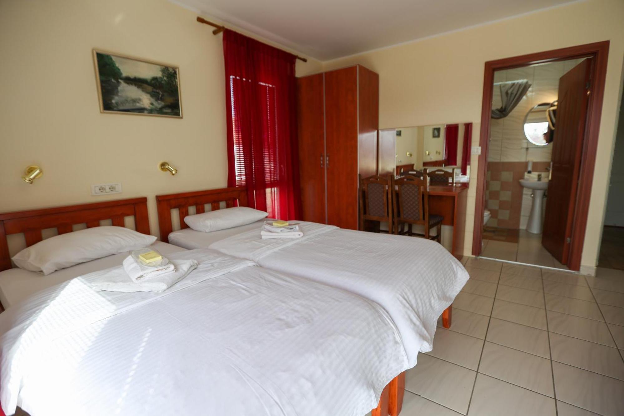 Marex Centar Otel Jabuka Dış mekan fotoğraf
