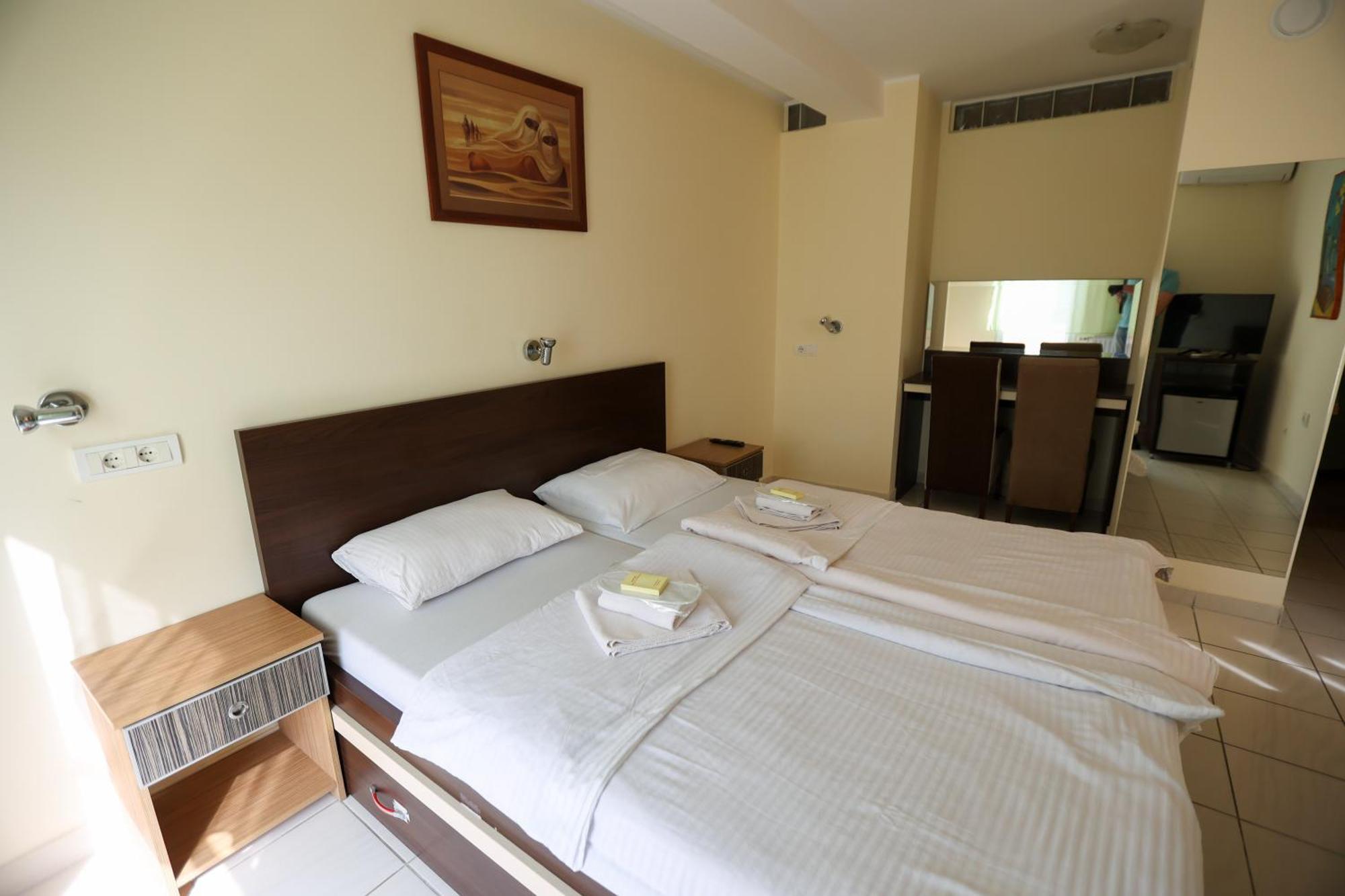 Marex Centar Otel Jabuka Dış mekan fotoğraf
